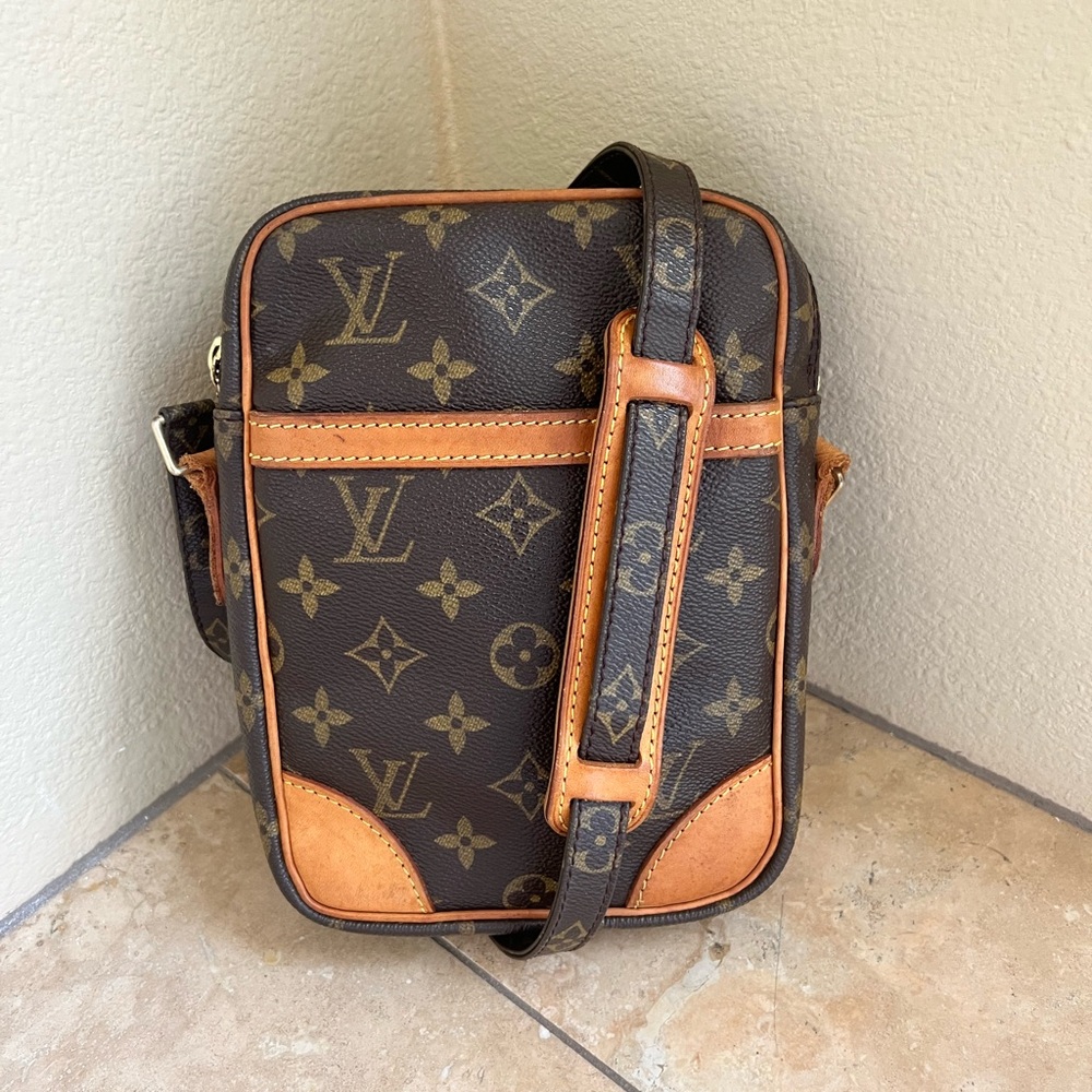 SOLD!!!!!! Louis Vuitton Danube Crossbody